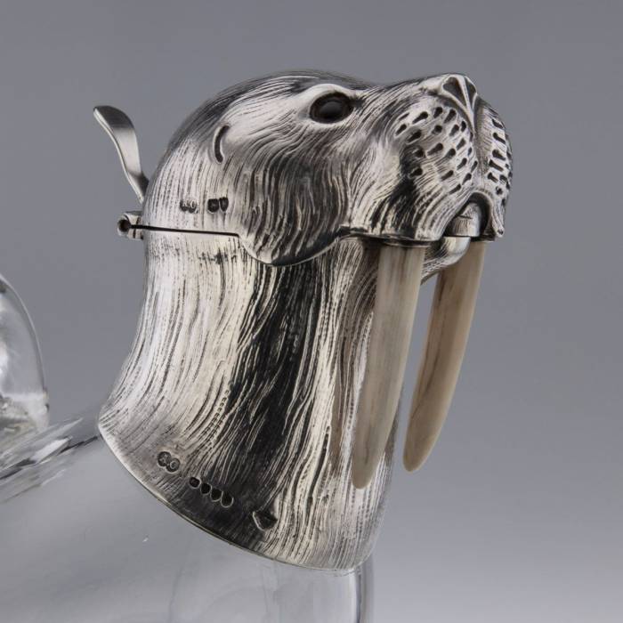 Original silver victorian jug in the shape of a walrus. London 1881 