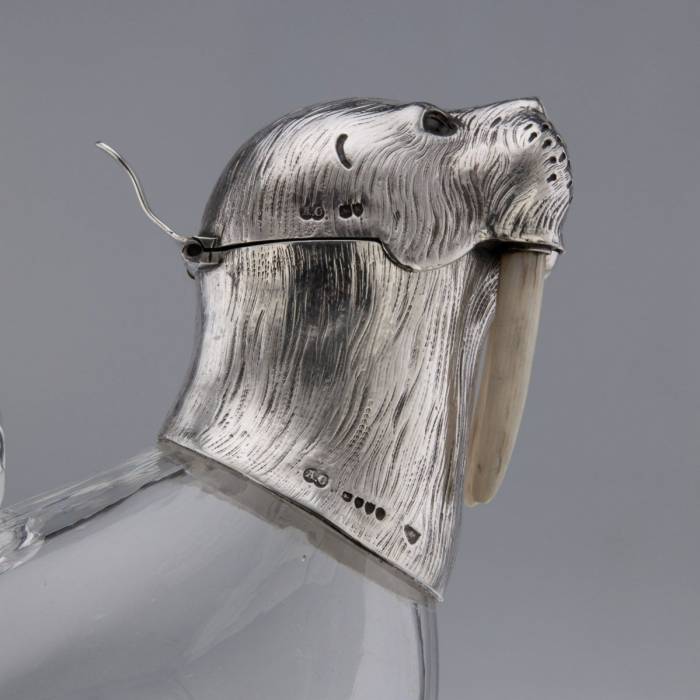 Оригинальный серебряный кувшин викторианской эпохи, в виде моржа. Лондон 1881 год