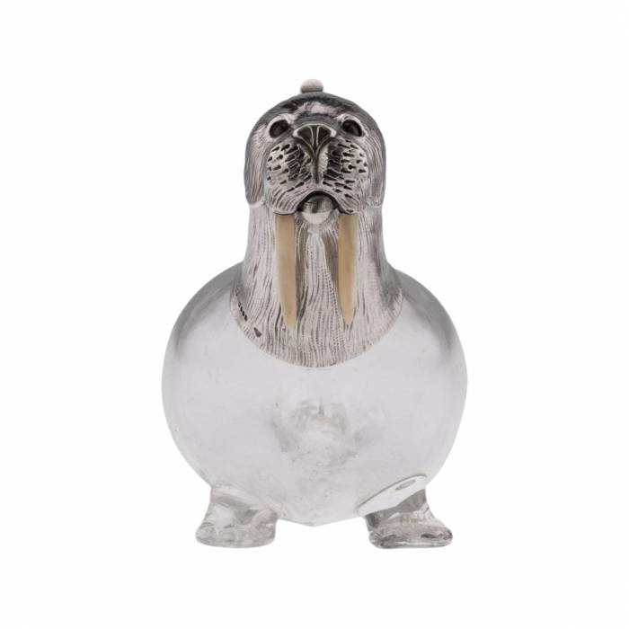 Original silver victorian jug in the shape of a walrus. London 1881 