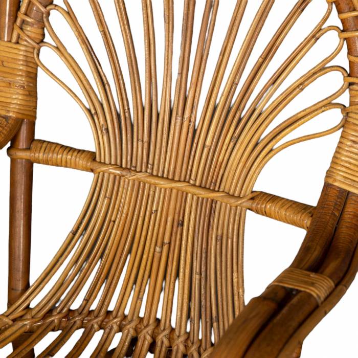Stylish Italian set of wicker chairs and table from the 1970s. 