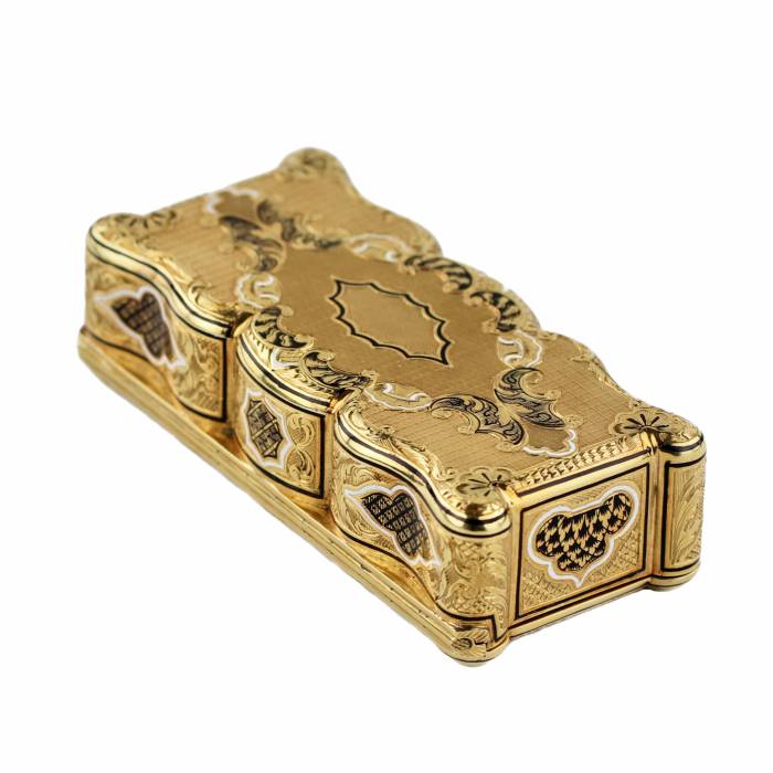 18 K zelta emaljēta šņaucamā kaste franču valodā 19. gadsimtā ar jāšanas medību ainām. 
