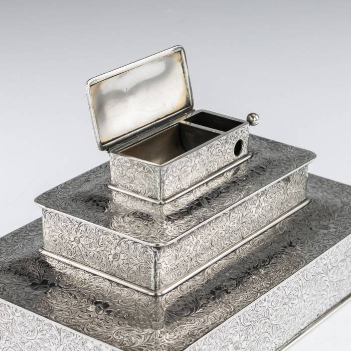 Серебряная трехъярусная коробка для сигар 20го века Tiffany & Co. 1920 е,
