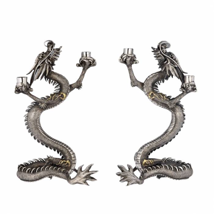 Японские серебряные канделябры в форме дракона периода Мэйдзи XIX века.