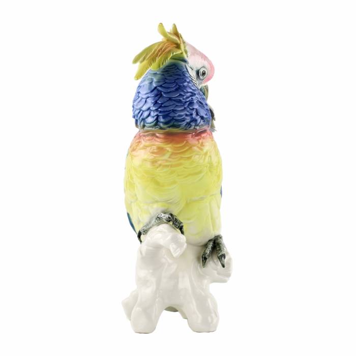 Grand perroquet en porcelaine de Carl Eins. 