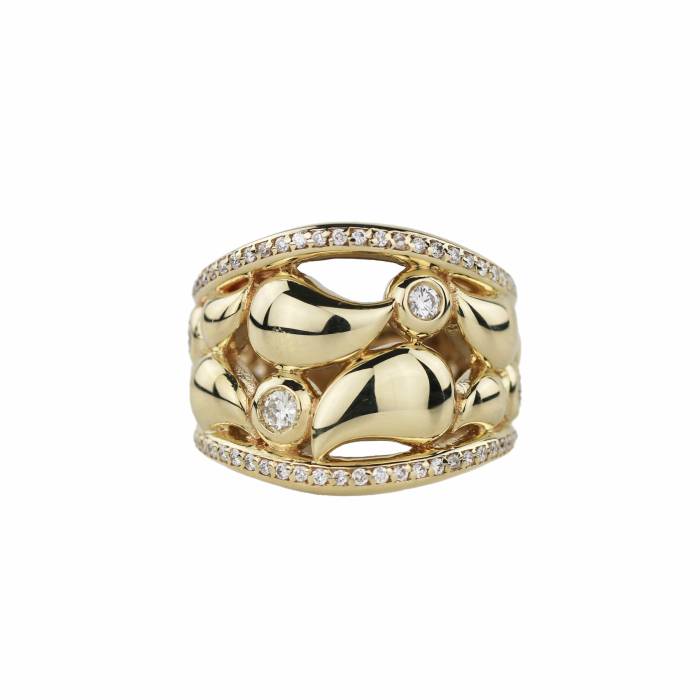 Gold ring with diamonds. 