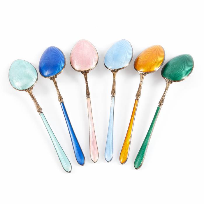 Set of six silver spoons with guilloché enamel, in the original box. 