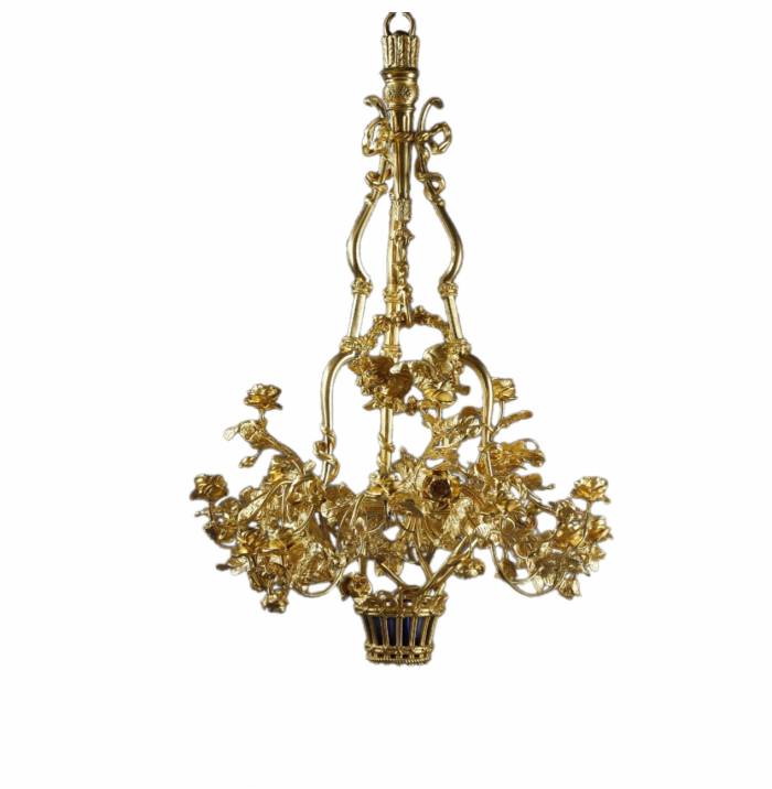 Lustre en forme de panier aux roses
