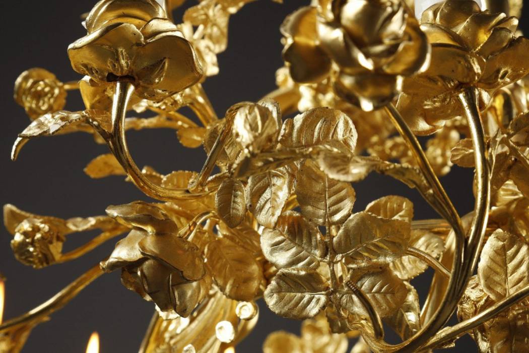 Lustre en forme de panier aux roses