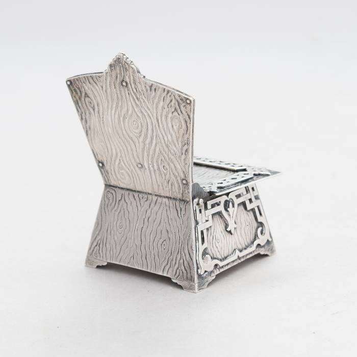 Panslāvu sudraba sālstrauks Throne, Nichols & Plinke, Sanktpēterburga, 1870
