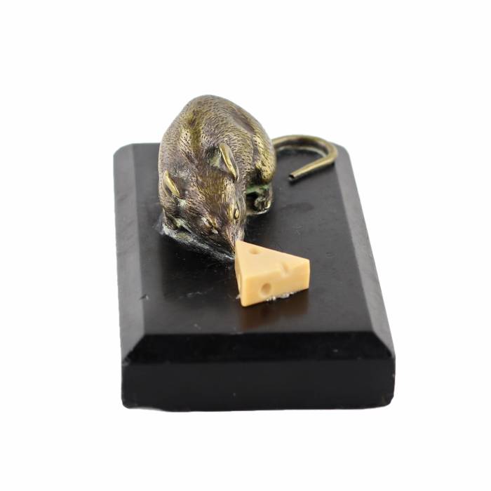 Miniature en bronze Souris au fromage. 