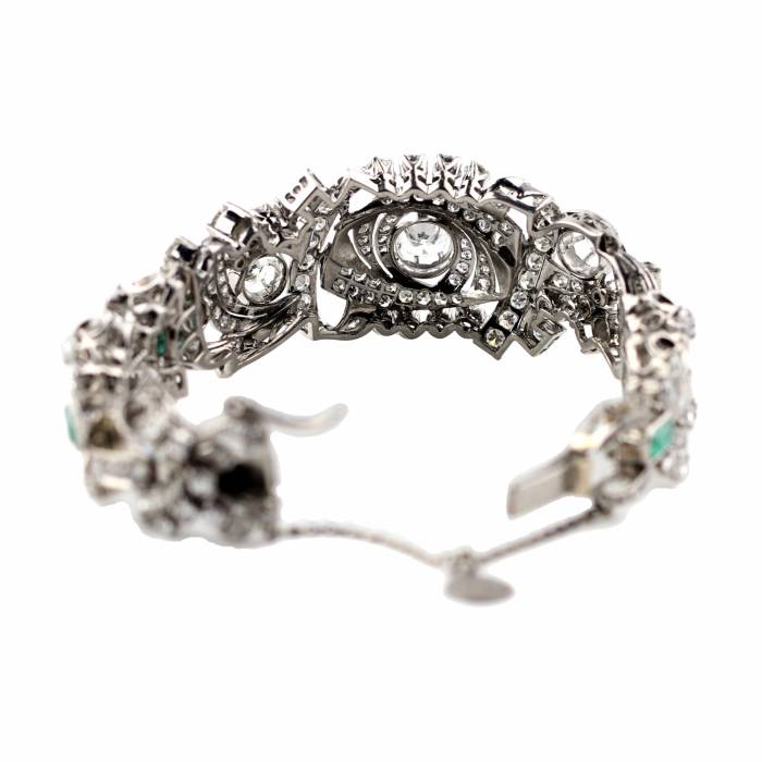 White gold bracelet with diamonds and emeralds 