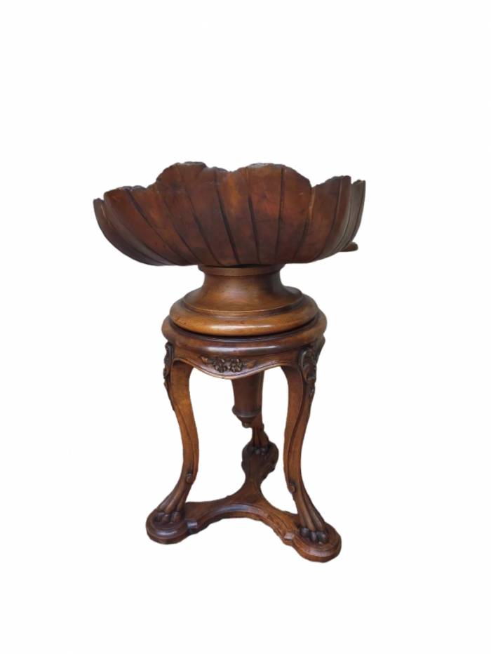 Tabouret en noyer.XIXe siècle.France 