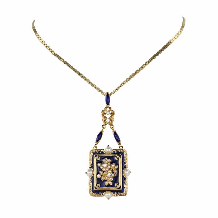 Vintage, gold pendant with pearls, diamonds and enamel. 