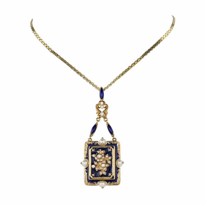 Vintage, gold pendant with pearls, diamonds and enamel. 