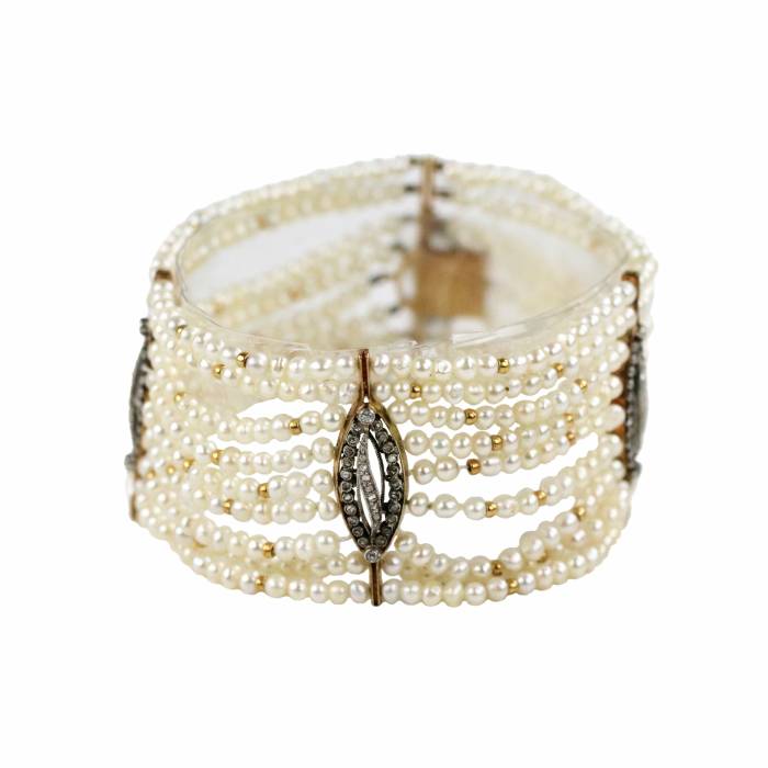 Pearl bracelet with gold and diamonds, late Art Nouveau style. 