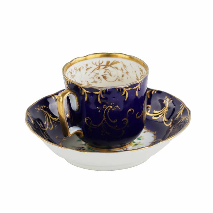 Porcelain tea set from the Gardner factory. 