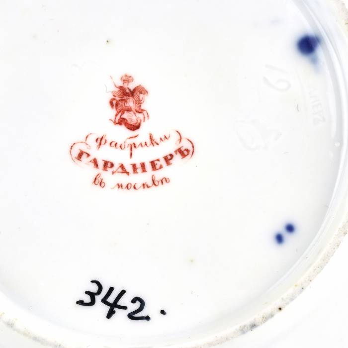 Porcelāna tējas komplekts no Gardner rūpnīcas. 