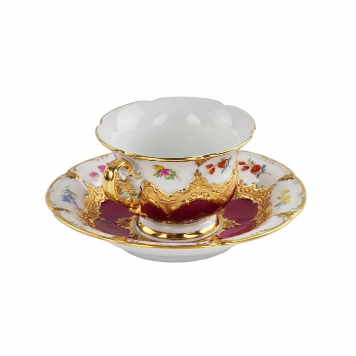 Meissen - porcelain pair B-Form for mocha. 