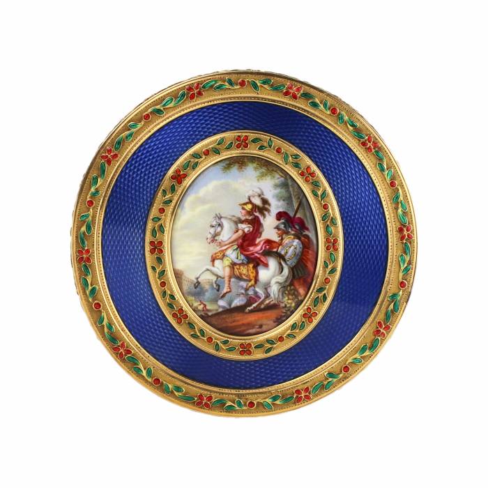 Французская золотя табакерка конца 18 века, с эмалевым декором и росписью.