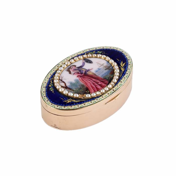 Gold and enamel snuffbox, circa 1795. 