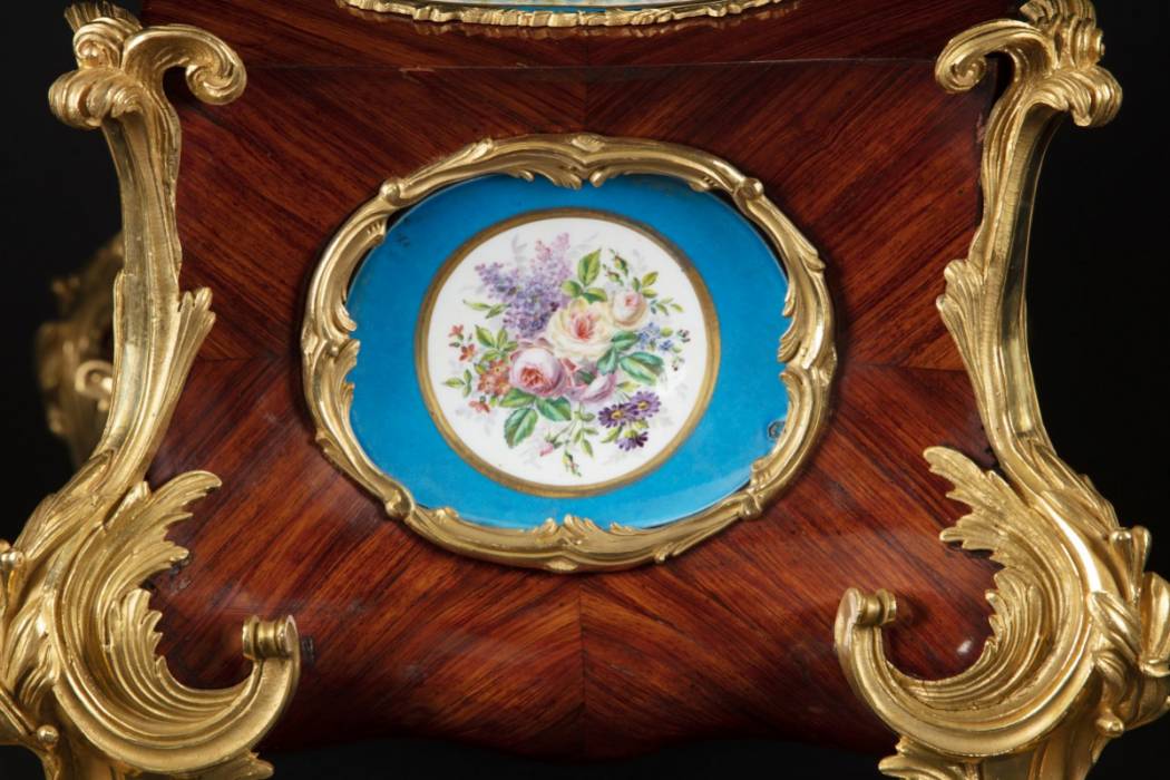 Boîte de table pour bijoux. Sèvres 1830. 