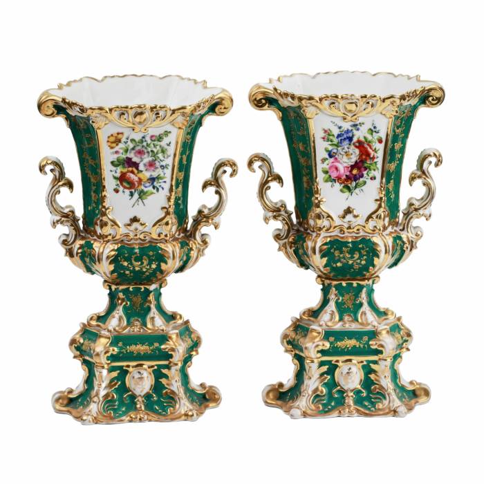 Pair of Vases Gallant age 