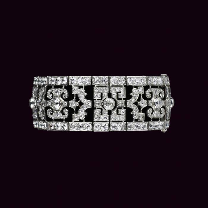 Bracelet en platine avec diamants, NARDI, Italie. Dans l`écrin d`origine. 