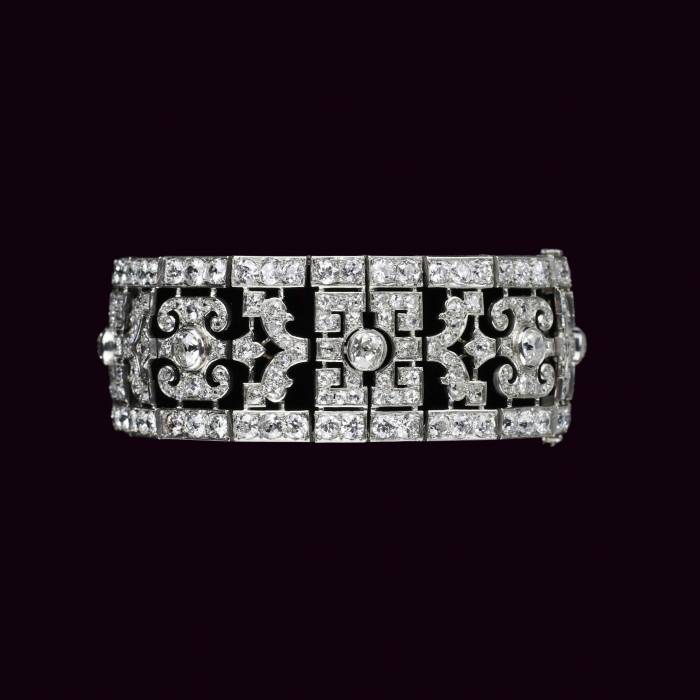 Bracelet en platine avec diamants, NARDI, Italie. Dans l`ecrin d`origine. 