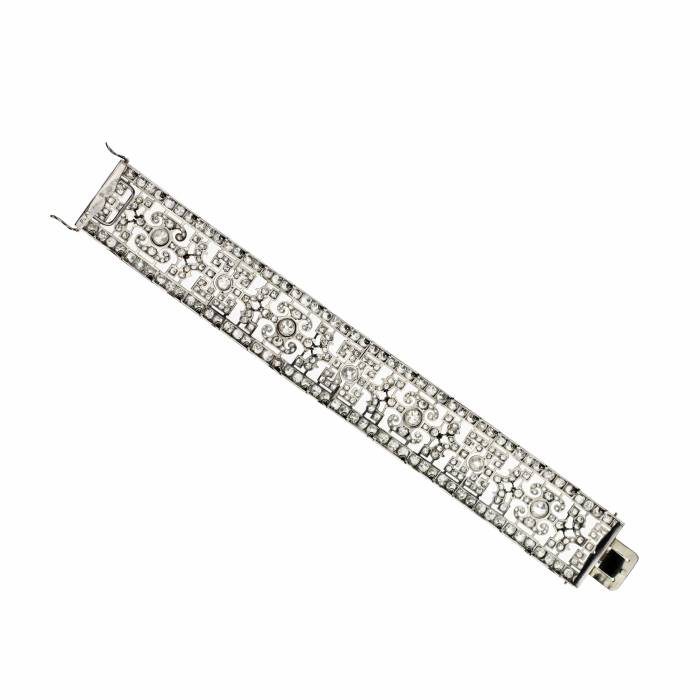 Bracelet en platine avec diamants, NARDI, Italie. Dans l`ecrin d`origine. 