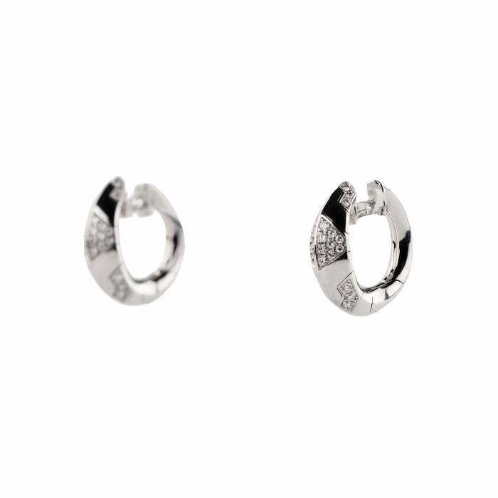 Boucles d`oreilles Giorgio Visconti en or blanc avec diamants. 