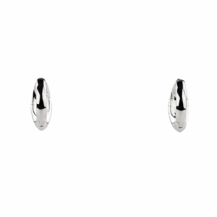 Boucles d`oreilles Giorgio Visconti en or blanc avec diamants. 