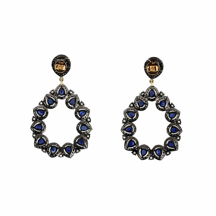 Set of earrings, pendant with sapphires and diamonds on silver and gold. 