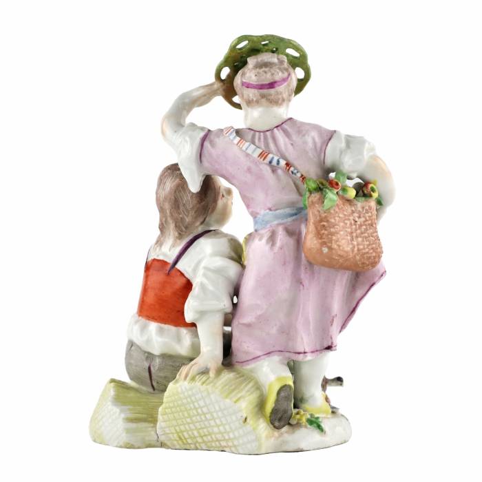 Figurine en porcelaine Enfants au nid. 