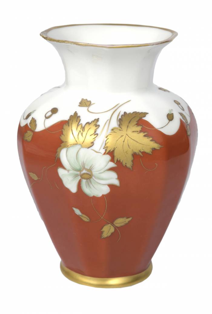 Vase en porcelaine peinte 
