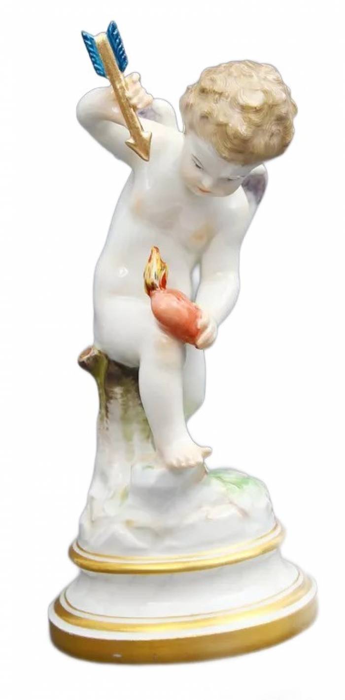 Figurine en porcelaine Cupidon ange brisant le cœur 