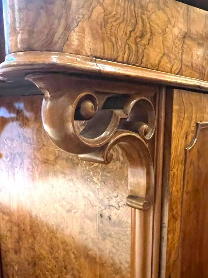 Davenport mid-Victorian burr walnut and marquetry desk, 19th century, circa 1860