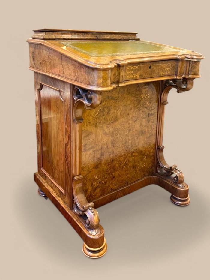 Davenport mid-Victorian burr walnut and marquetry desk, 19th century, circa 1860