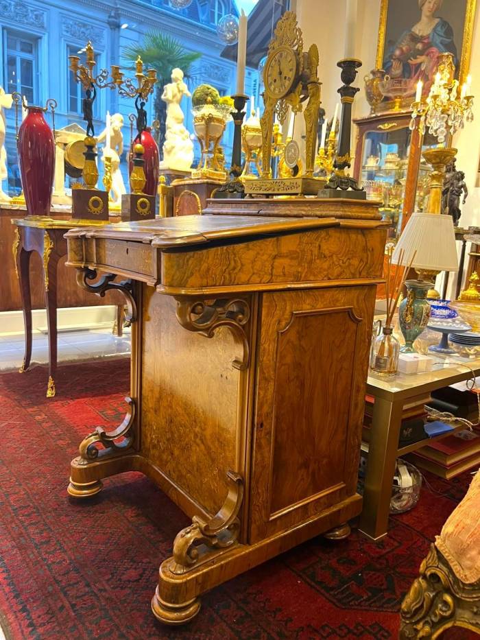 Davenport mid-Victorian burr walnut and marquetry desk, 19th century, circa 1860