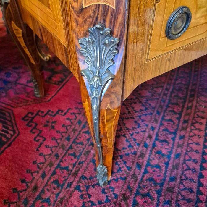 Pair of commodes in the Louis XV style, marquetry and gilt bronze, 19th century
