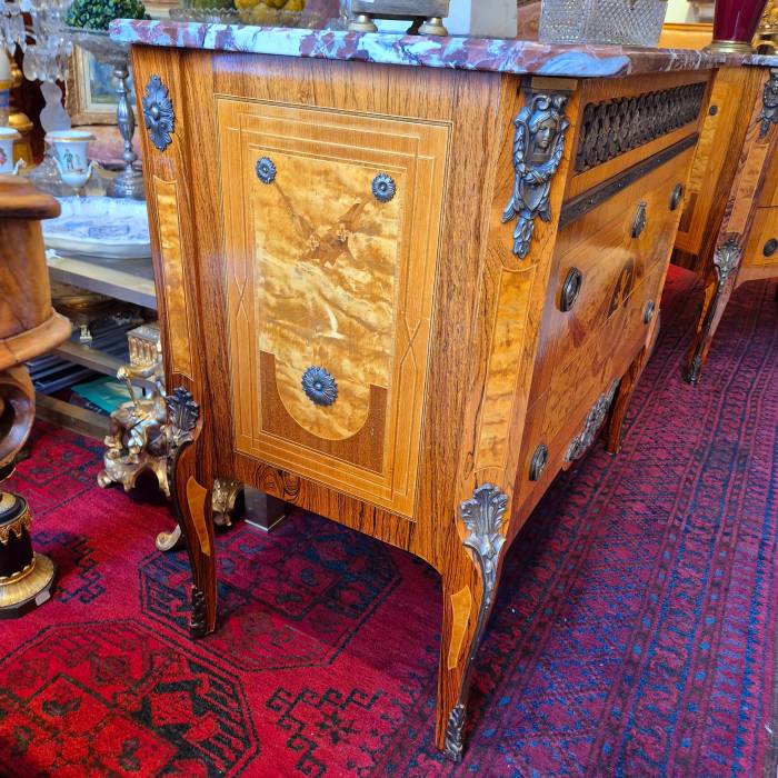 Pair of commodes in the Louis XV style, marquetry and gilt bronze, 19th century
