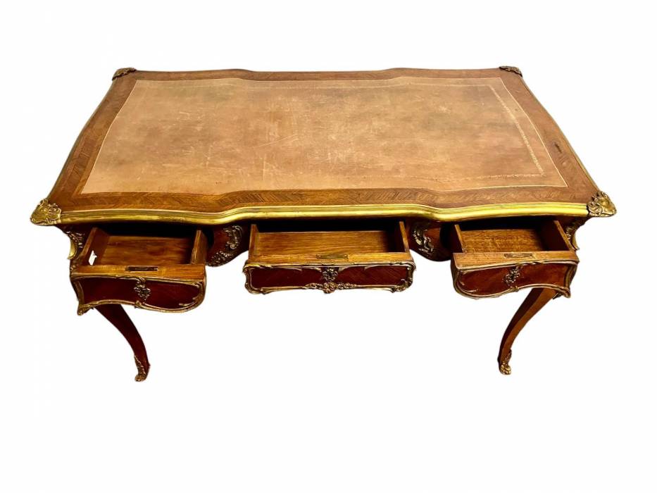 Large Louis XV style flat desk, marquetry and gilt bronze, 19th century work