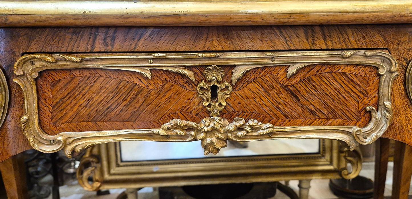 Large Louis XV style flat desk, marquetry and gilt bronze, 19th century work