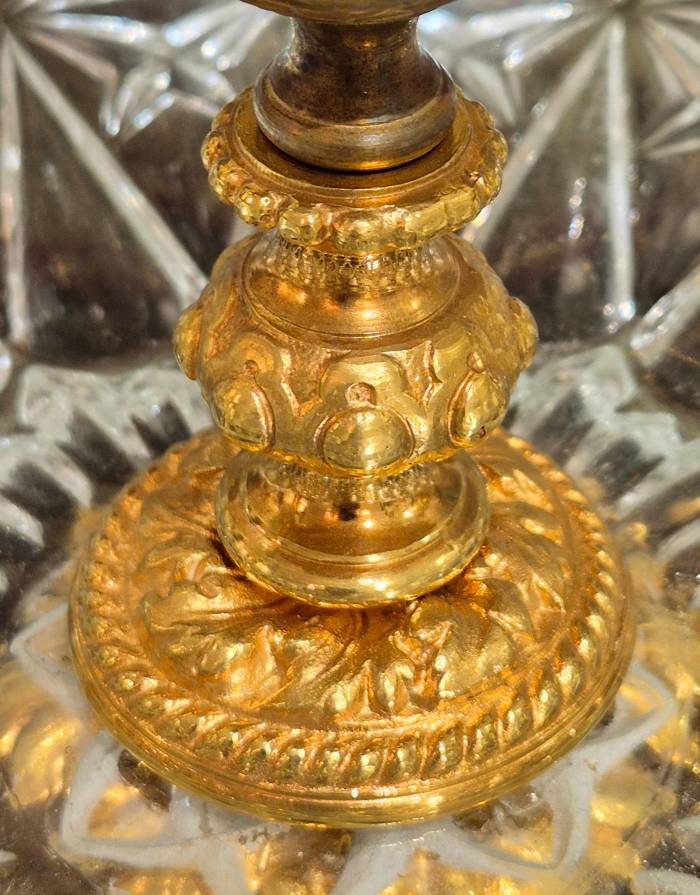 Baccarat Cut Crystal Centerpiece Mounted on Chiseled Gilt Bronze, 19th Century