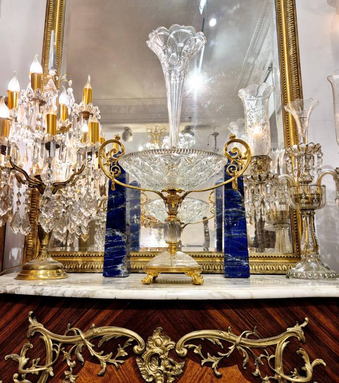 Baccarat Cut Crystal Centerpiece Mounted on Chiseled Gilt Bronze, 19th Century