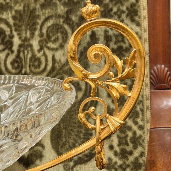 Baccarat Cut Crystal Centerpiece Mounted on Chiseled Gilt Bronze, 19th Century