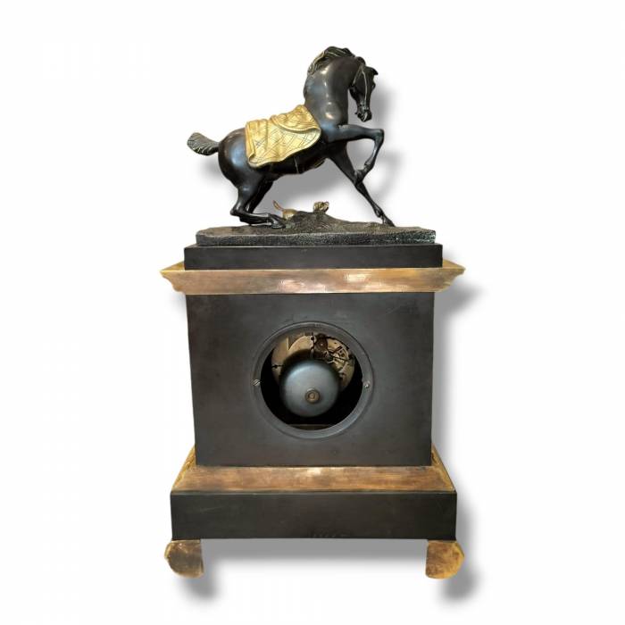 Empire Clock in representing a Horse and a Dog in Gilt Bronze, 19th Century