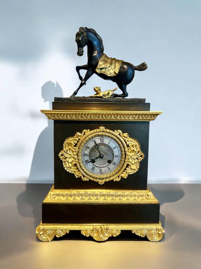 Empire Clock in representing a Horse and a Dog in Gilt Bronze, 19th Century