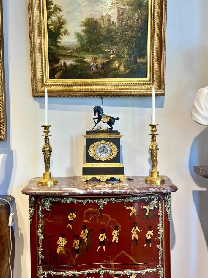 Empire Clock in representing a Horse and a Dog in Gilt Bronze, 19th Century