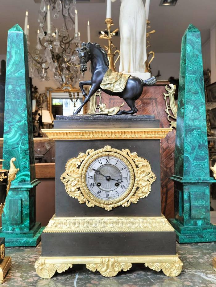 Empire Clock in representing a Horse and a Dog in Gilt Bronze, 19th Century