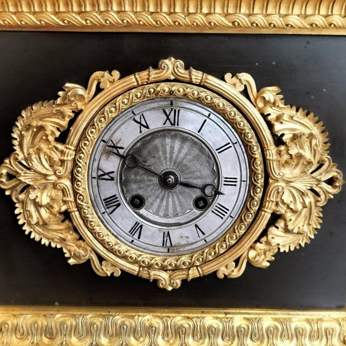 Empire Clock in representing a Horse and a Dog in Gilt Bronze, 19th Century